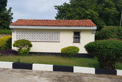 4 Bed Townhouse with En Suite in Nyali Area - 2
