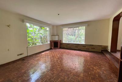 5 Bed House with En Suite in Kyuna - 3