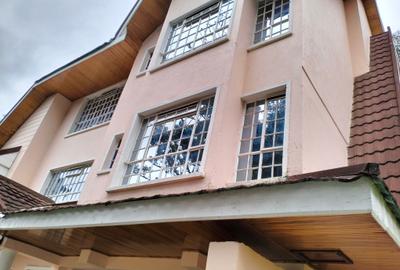 5 Bed Townhouse with En Suite in Lavington