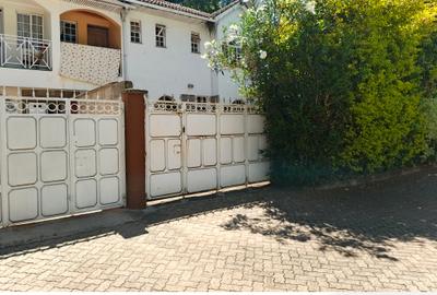 4 Bed Townhouse with En Suite at Lavington