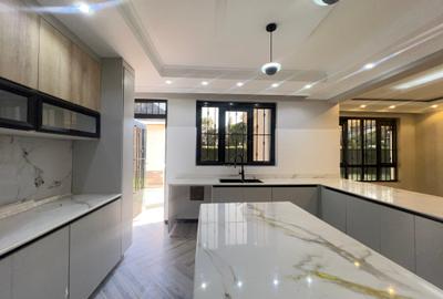 5 Bed Townhouse with Staff Quarters in Runda - 3