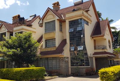 5 Bed Townhouse with En Suite at Kaptei Garden