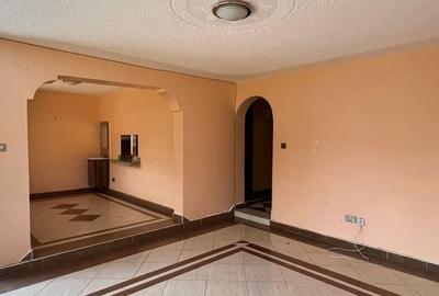 5 Bed Townhouse with Staff Quarters in Garden Estate