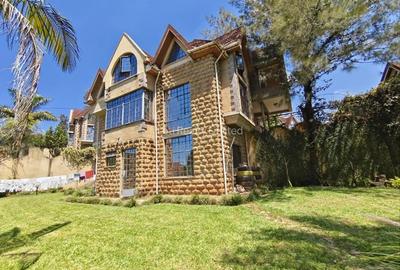 5 Bed Townhouse with En Suite in Lavington - 4