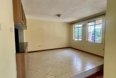 6 Bed House with En Suite in Runda - 4