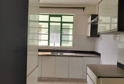 2 Bed Apartment with En Suite in Thindigua - 3