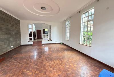 5 Bed Townhouse with En Suite in Riverside - 4