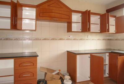 3 Bed Apartment with En Suite in Lavington - 4