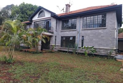 5 Bed House with En Suite at Runda Road