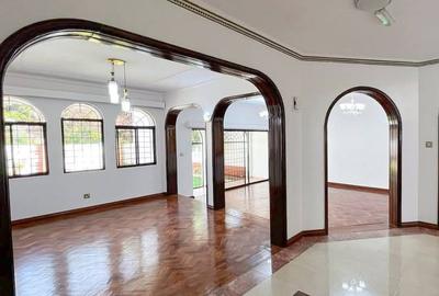 6 Bed Townhouse with En Suite in Lavington