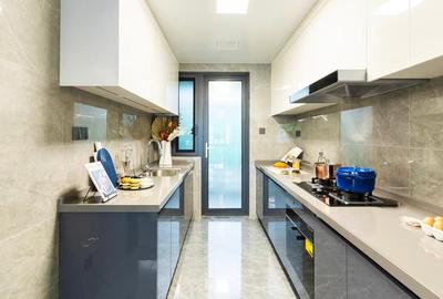 2 Bed Apartment with En Suite at Othaya Road - 3