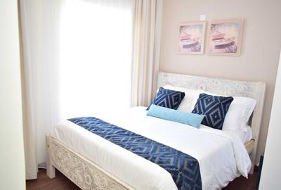 Serviced Studio Apartment with En Suite at Coast - 3
