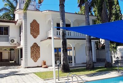 4 Bed Villa with En Suite at Nyali