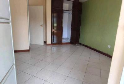 4 Bed Townhouse with En Suite at Lavingtone