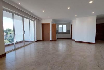 2 Bed Apartment with En Suite in Parklands