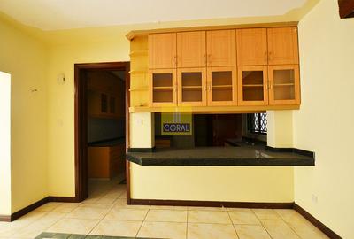 4 Bed Apartment with Parking in Parklands