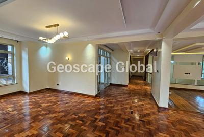 4 Bed House with En Suite in Nyari