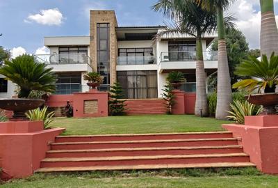 5 Bed Villa with En Suite in Karen