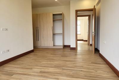 3 Bed Apartment with En Suite in Parklands - 4