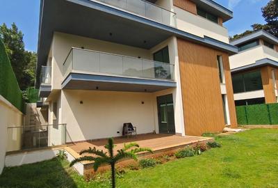 5 Bed Villa with En Suite at Lavington Green - 2