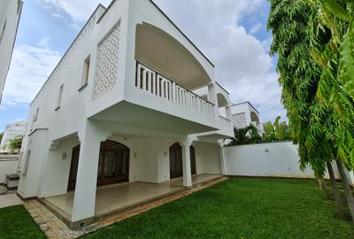 4 Bed Villa with En Suite in Nyali Area