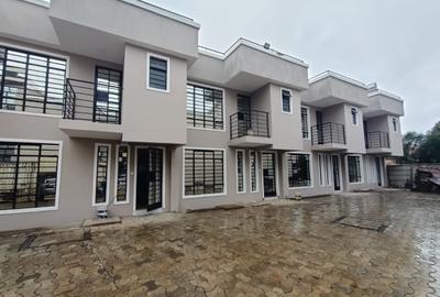 5 Bed Townhouse with En Suite in Gikambura