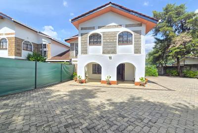 3 Bed Townhouse with En Suite in Ridgeways