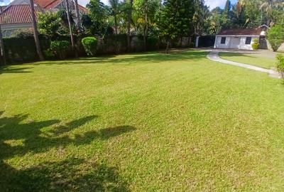 5 Bed House with En Suite in Runda - 2