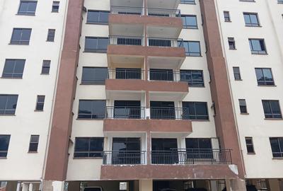 3 Bed Apartment with En Suite at Hatheru Road - 2