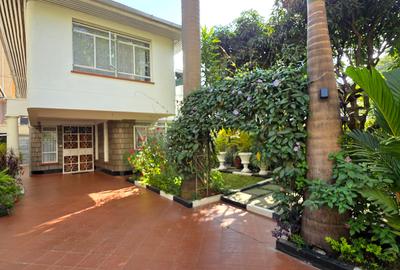 4 Bed Townhouse with En Suite at Valley Arcade - 3