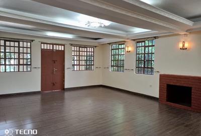 4 Bed Townhouse with En Suite at Off Mimosa Rd - 3