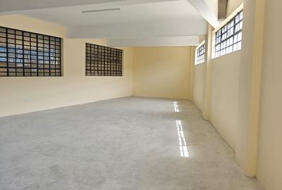 70,000 ft² Warehouse in Industrial Area - 4