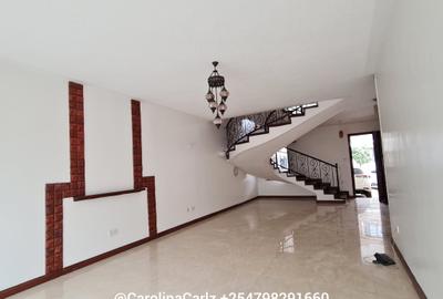 5 Bed Townhouse with En Suite at Brookside Drive