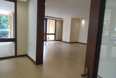 4 Bed Apartment with En Suite in Riverside - 4