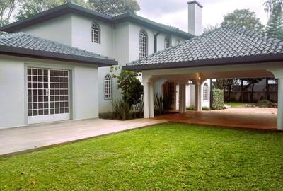 4 Bed House with En Suite in Runda