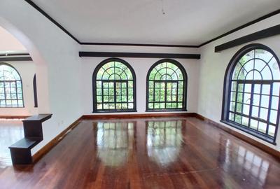 4 Bed Townhouse with En Suite at Riverside Drive - 3