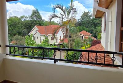 4 Bed Townhouse with En Suite at Lavington Green - 4
