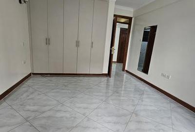 2 Bed Apartment with En Suite in Westlands Area
