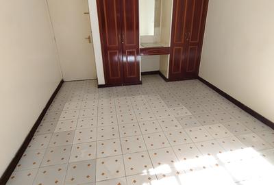 3 Bed Apartment with Parking in Kilimani - 4