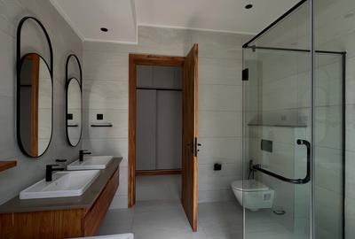 Serviced 4 Bed Apartment with En Suite in Loresho - 2