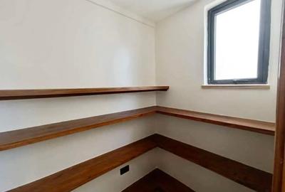 4 Bed Apartment with En Suite in Spring Valley - 4