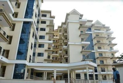 3 Bed Apartment with En Suite in Tudor - 4