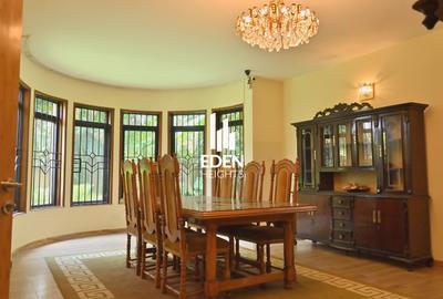 5 Bed Townhouse with En Suite in Kyuna - 2