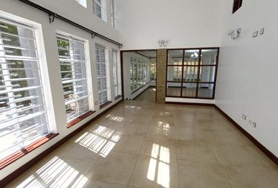 4 Bed House with En Suite in Runda - 2