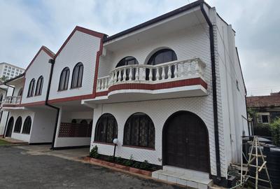 5 Bed Townhouse with En Suite at Kilimani - 4