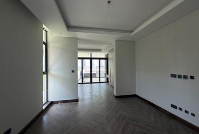 5 Bed Villa with En Suite in Nyari - 2