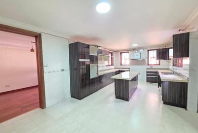 5 Bed Townhouse with En Suite at Convent Drive - 4