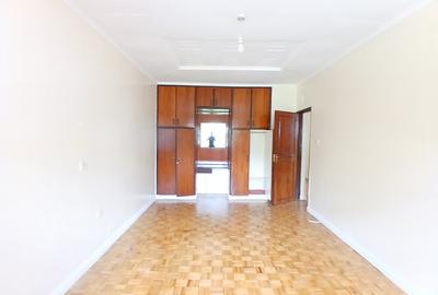 4 Bed Townhouse with En Suite at Hundred Avenue - 3