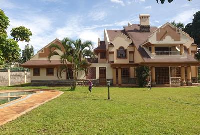 5 Bed House with En Suite at Runda