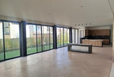 5 Bed House with En Suite in Spring Valley - 3